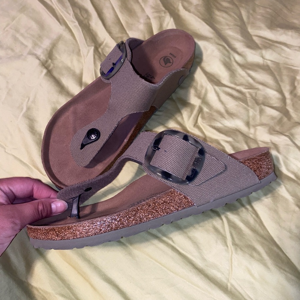 Birkenstock Gizeh Tan Big Buckle Sandals, Size 41